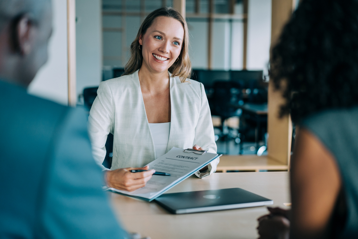 psychologist listening to a female patient
